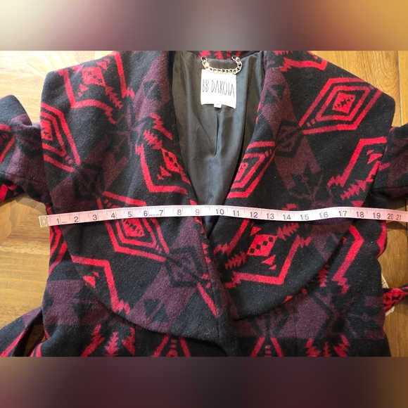 BB DAKOTA Southwest Aztec Coat Wrap Davida Black Jacket Sz Medium Tribal Print - Picture 8 of 12